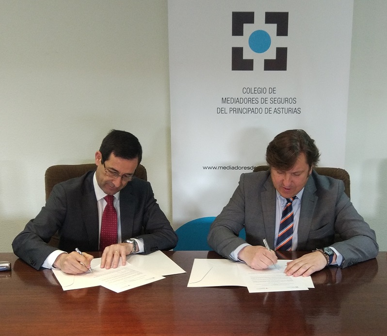 Firma colaboración Colegio de Mediadores de Seguros de Asturias y Plus Ultra El presidente del Colegio de Mediadores de Seguros de Asturias, Reinerio A. Sarasúa Serrano, y el director Territorial Norte de Plus Ultra, Juan Carlos Delgado García, firman la renovación del protocolo de colaboración