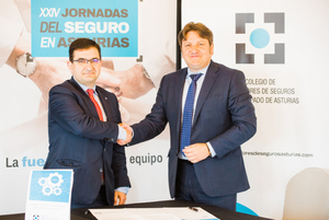 Luis Rubio (Asefa) y Reinerio Sarasúa (Colegio Mediadores de Seguros de Asturias). Firma Código Deontológico del Seguro del Principado de Asturias