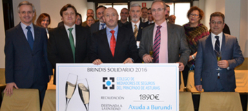 Un éxito de recaudación en el Brindis Solidario por Axuda a Burundi
